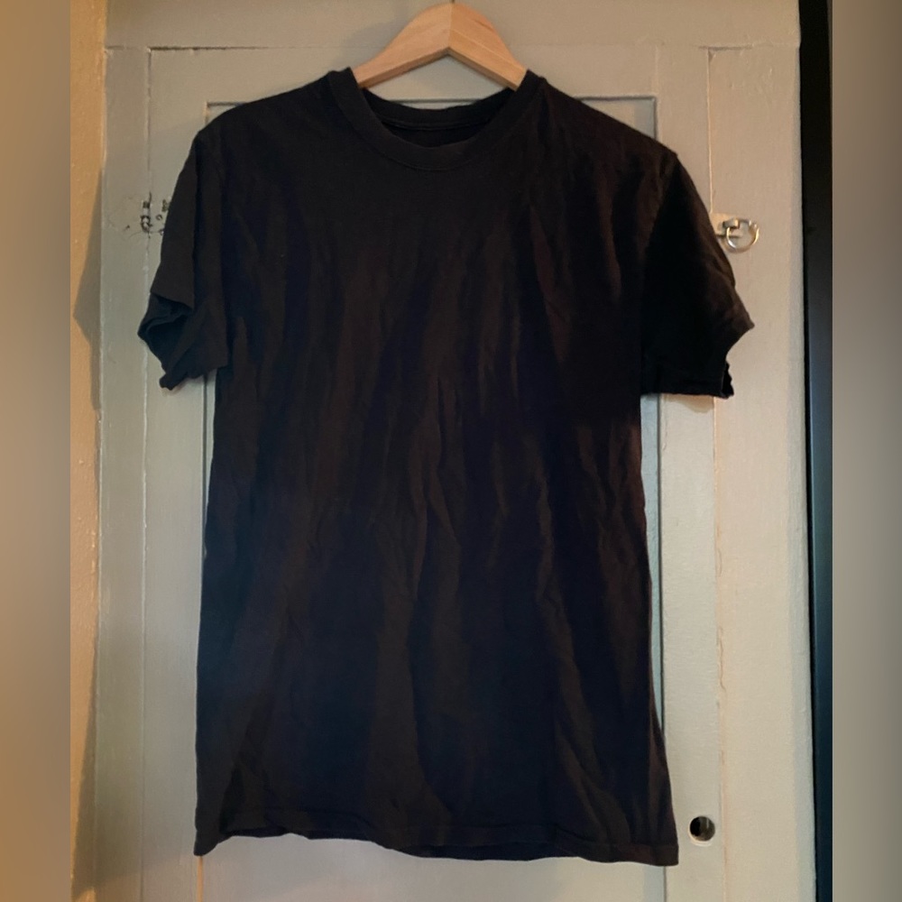 All black Haynes, black shirt medium comfortsoft like new